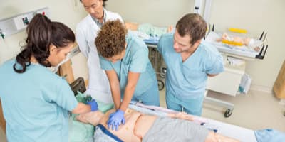 nurses learning CPR